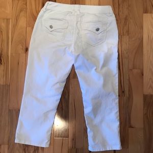 Maurices white denim capris 7/8